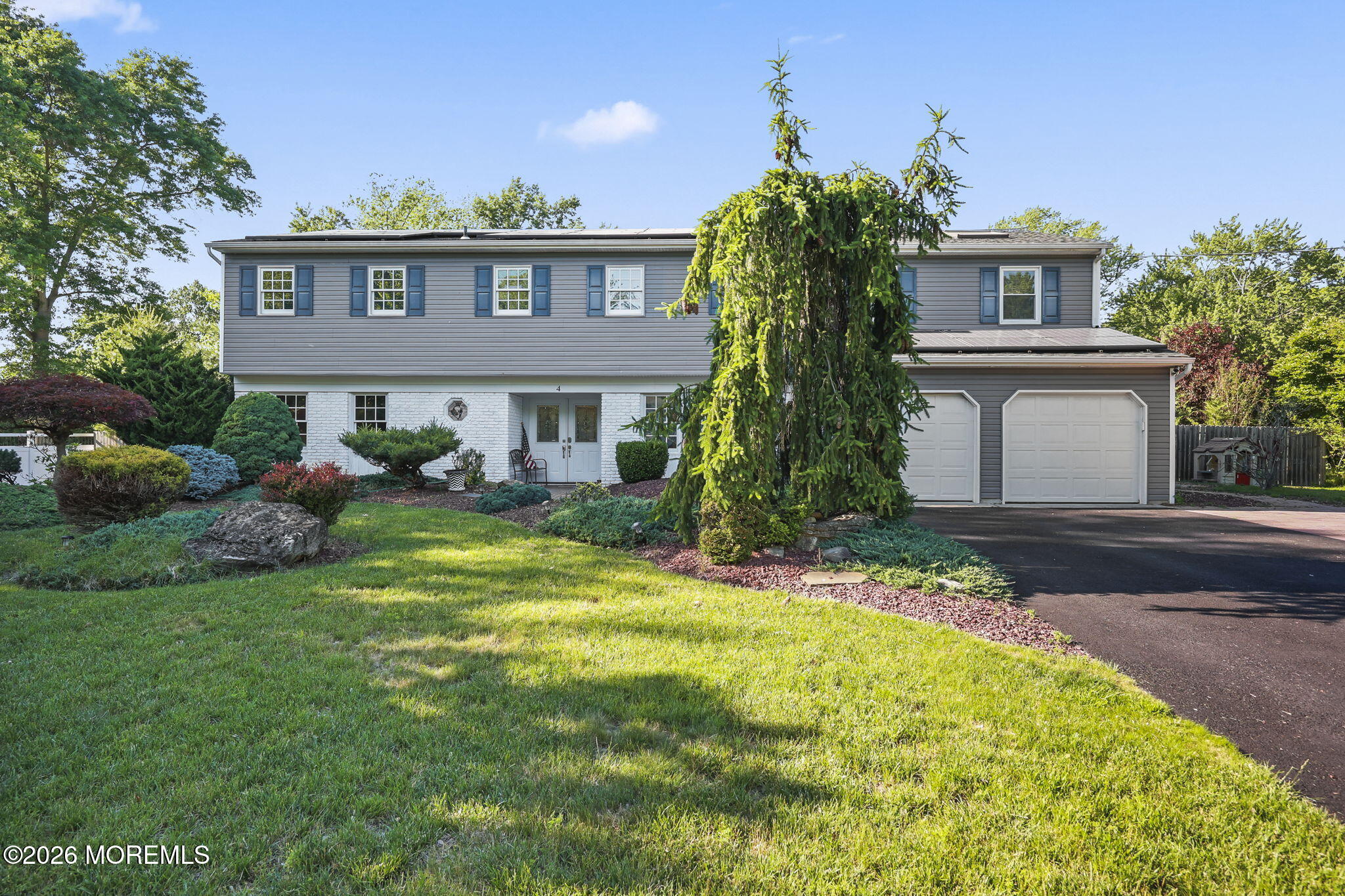 4 Canadian Woods Road