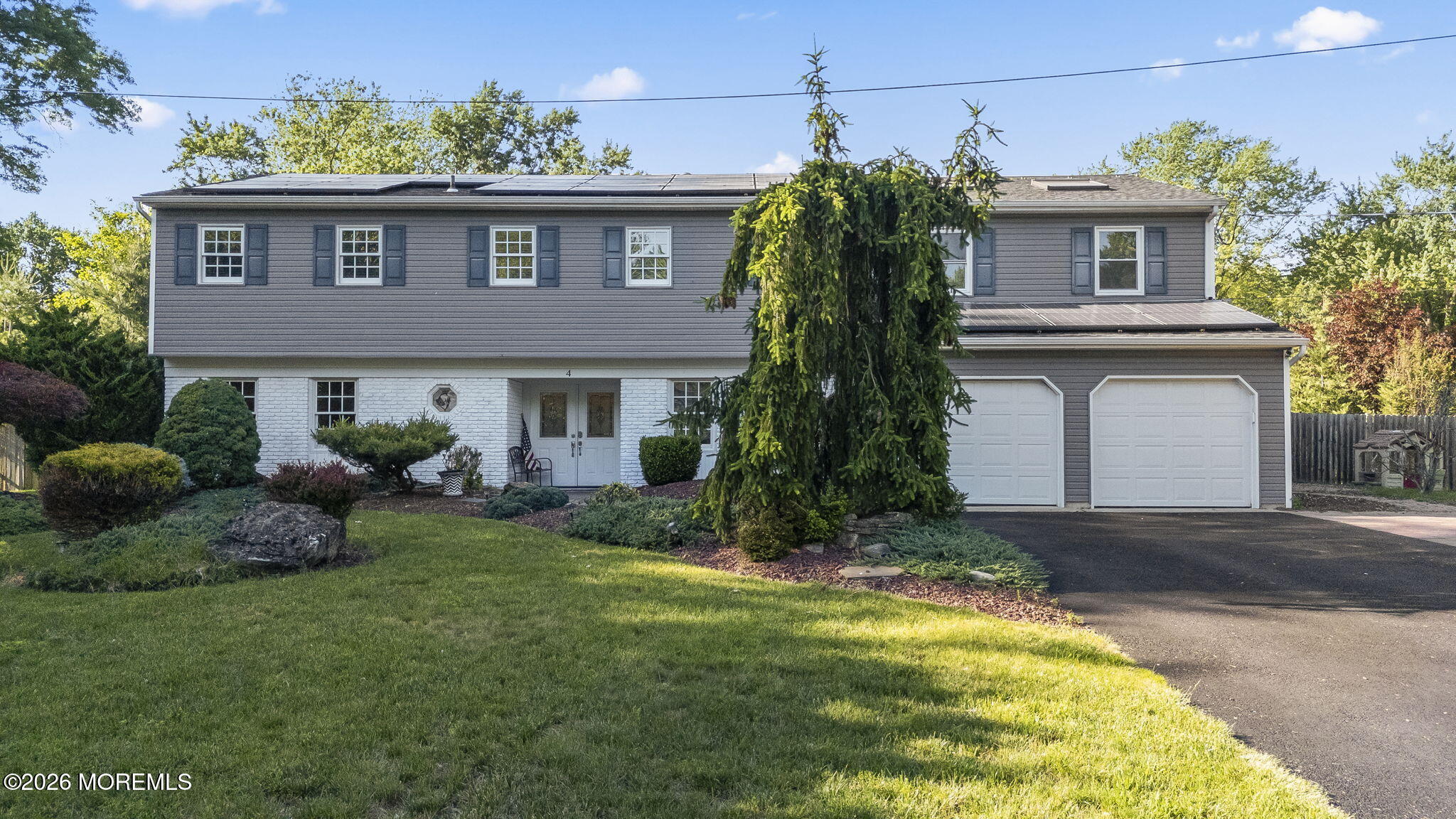 4 Canadian Woods Road