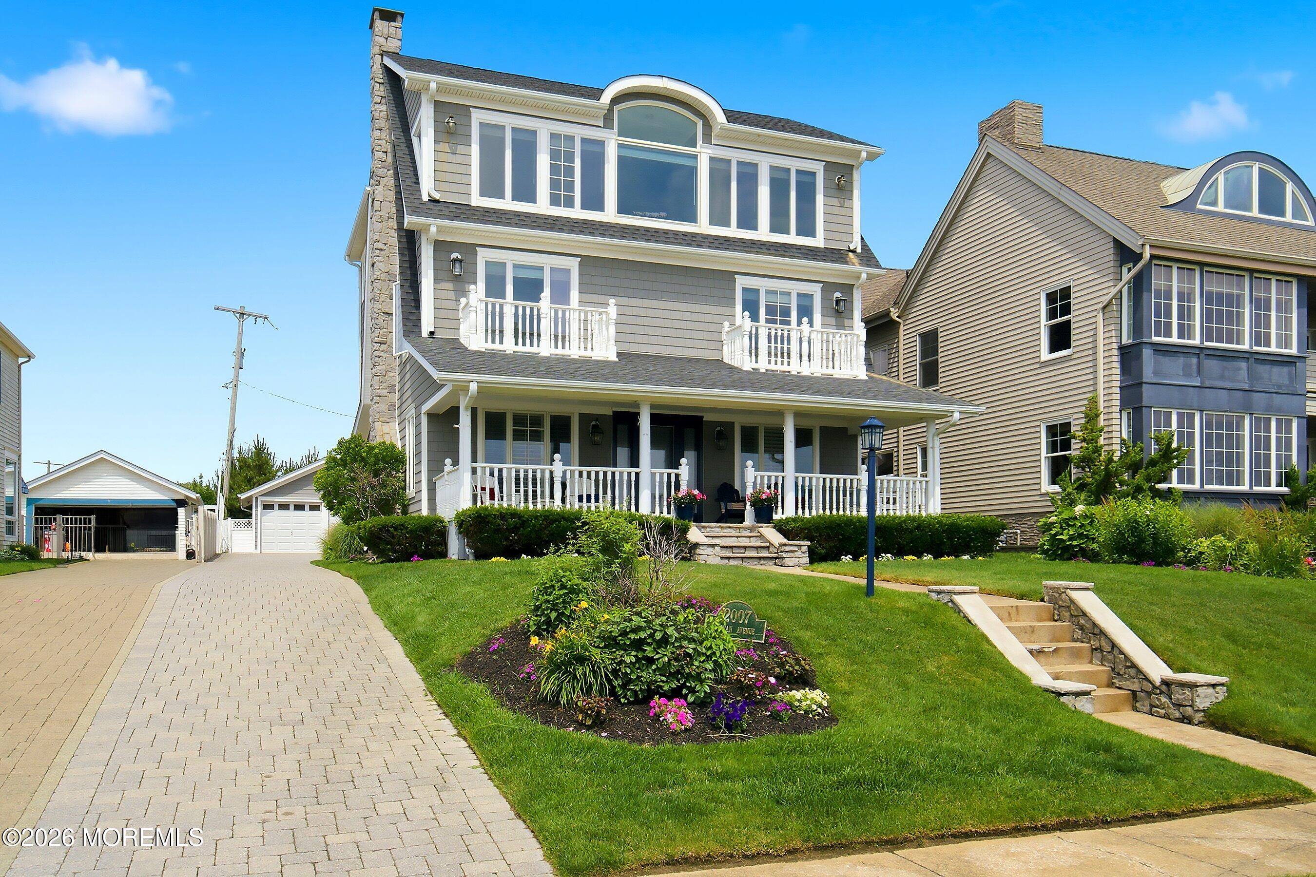 2007 Ocean Avenue N