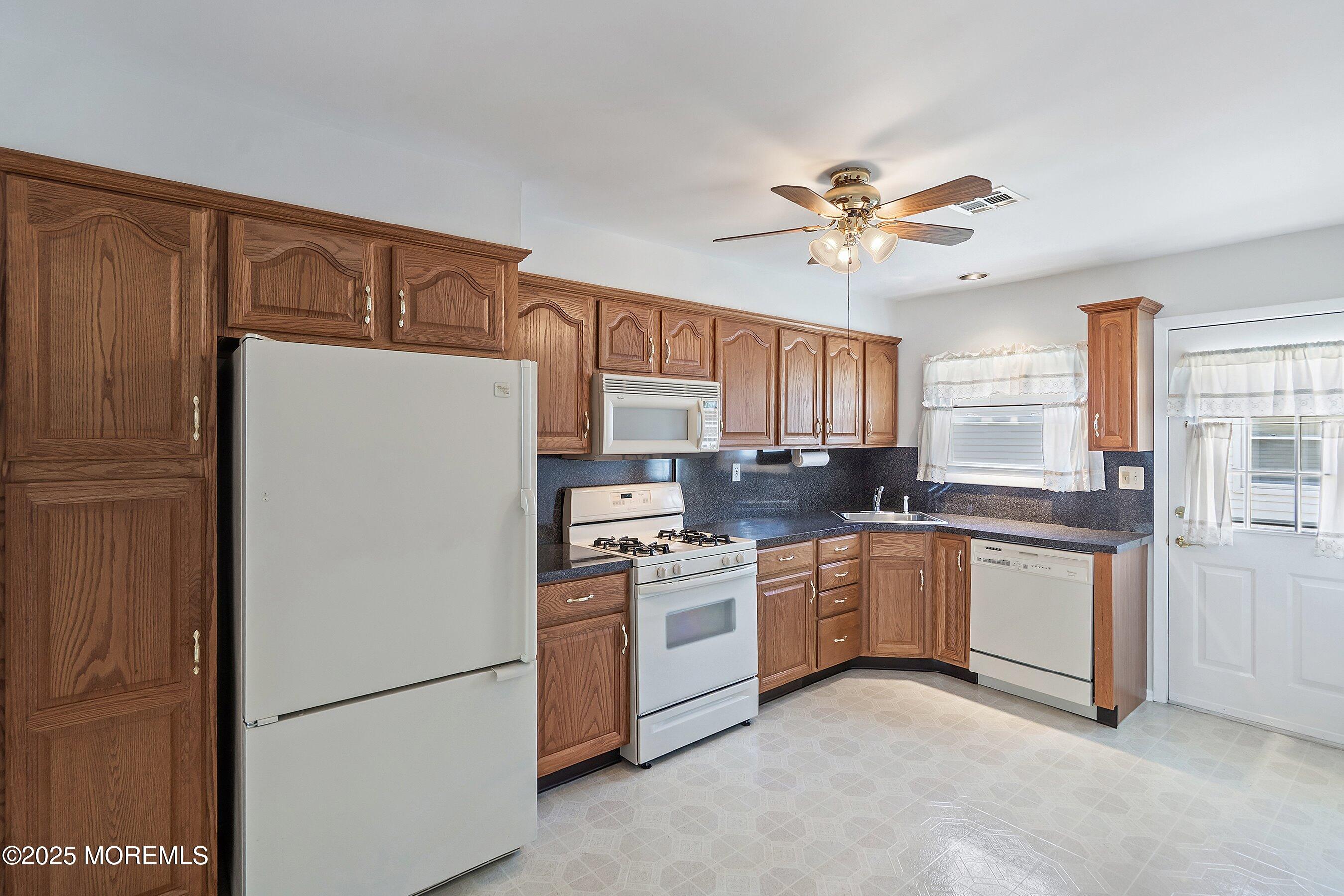 17 Hyannis Street, Toms River, New Jersey image 11