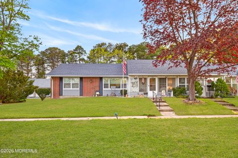 Condo For Sale - 569A Sheffield Court<br/> Ocean County, Lakewood, NJ 08701