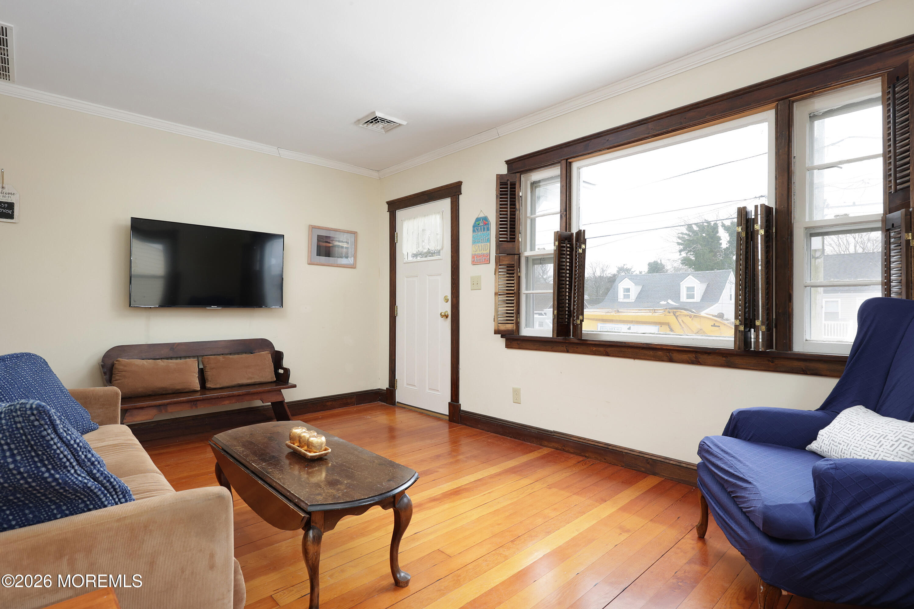 639 E Bayview Avenue