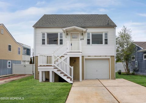 Homes For Sale - 639 E Bayview Avenue<br/> Ocean Gate, NJ 08740