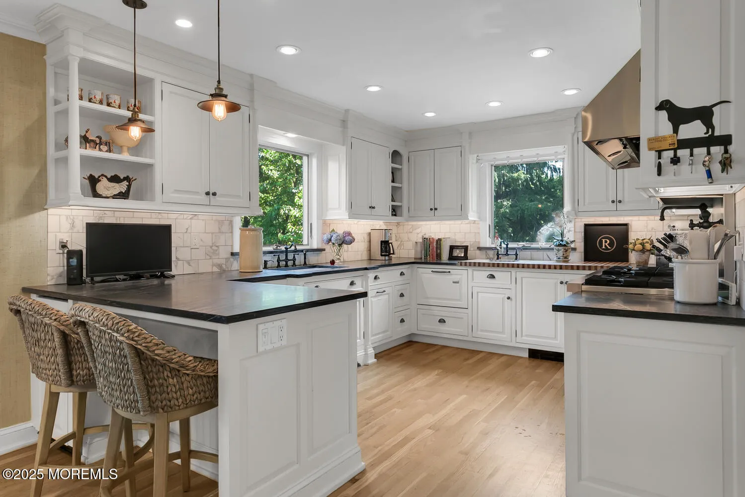 Rumson, New Jersey 07760, United States, 5 Bedrooms Bedrooms, ,5 BathroomsBathrooms,Residential,Active,156624