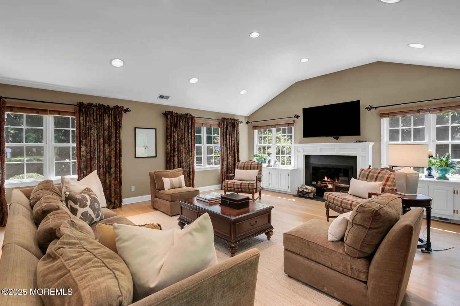 Rumson, New Jersey 07760, United States, 5 Bedrooms Bedrooms, ,5 BathroomsBathrooms,Residential,Active,156624