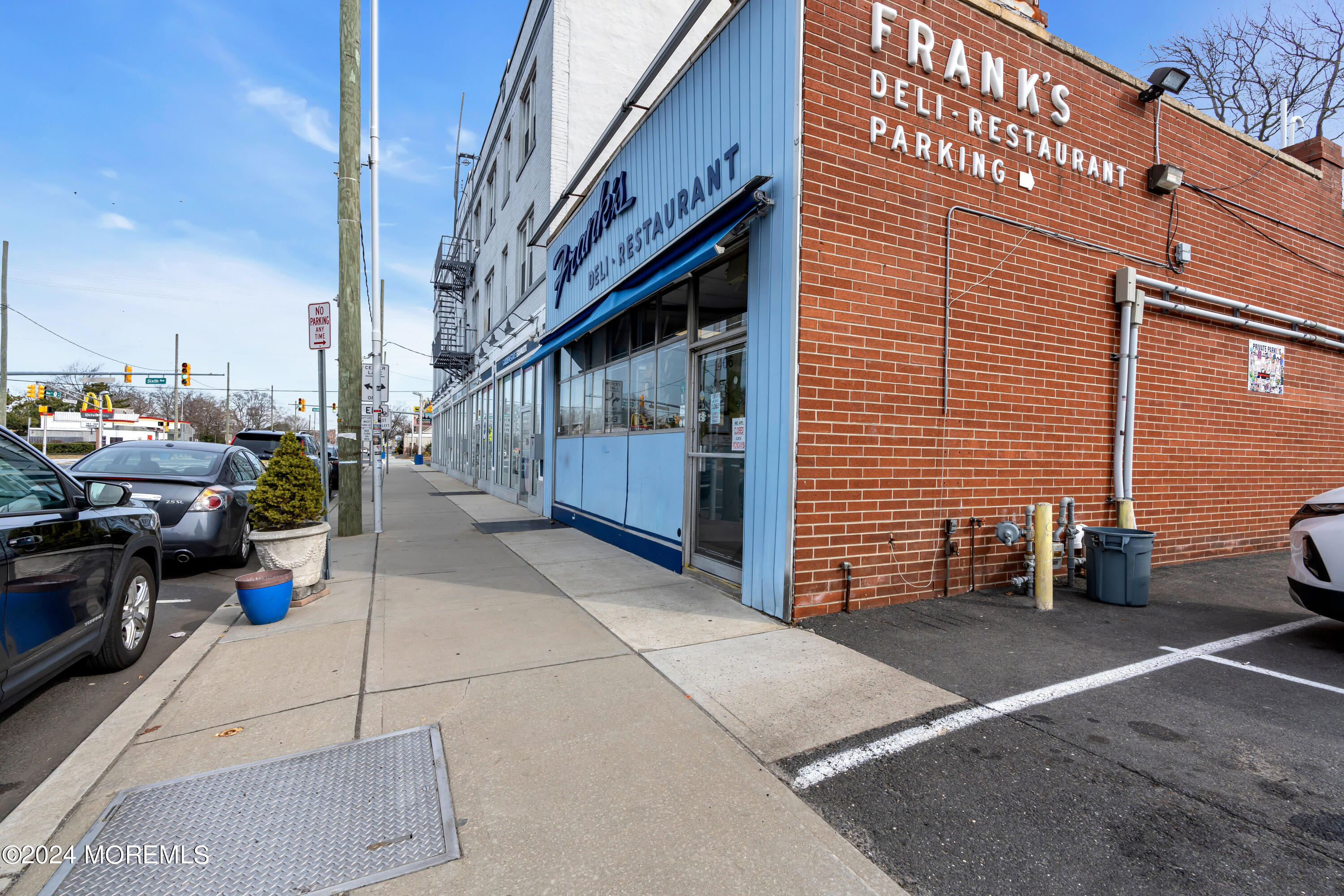 1406 Main Street