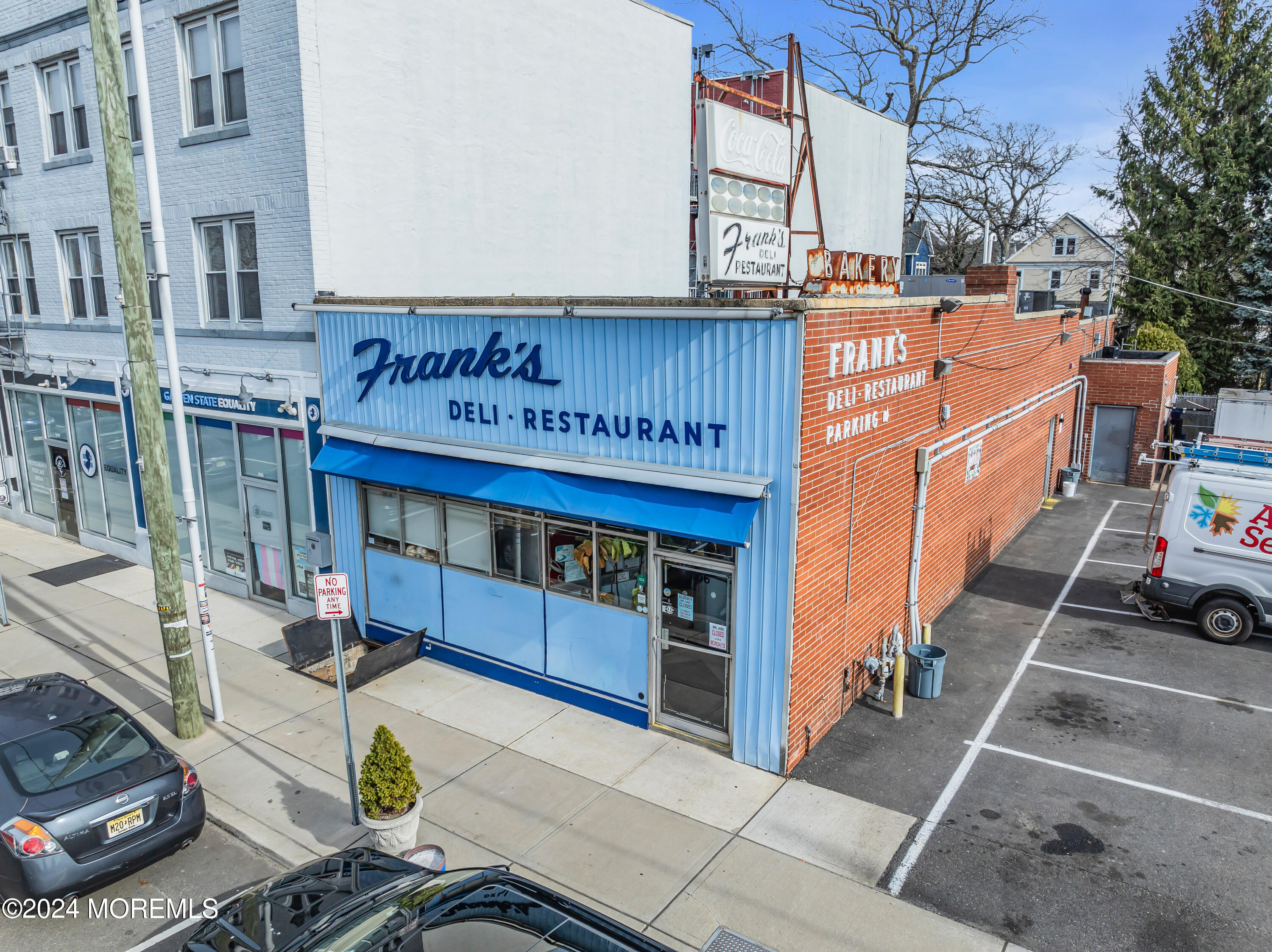1406 Main Street