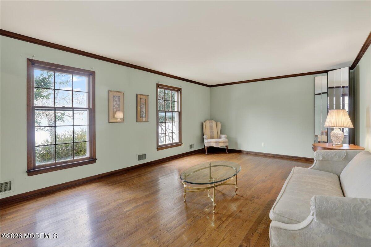 5 Spring Garden Avenue