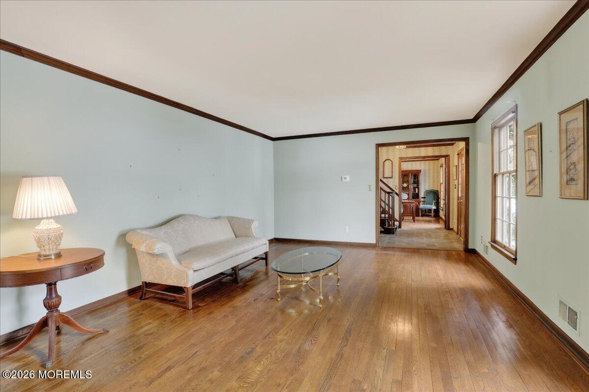 5 Spring Garden Avenue