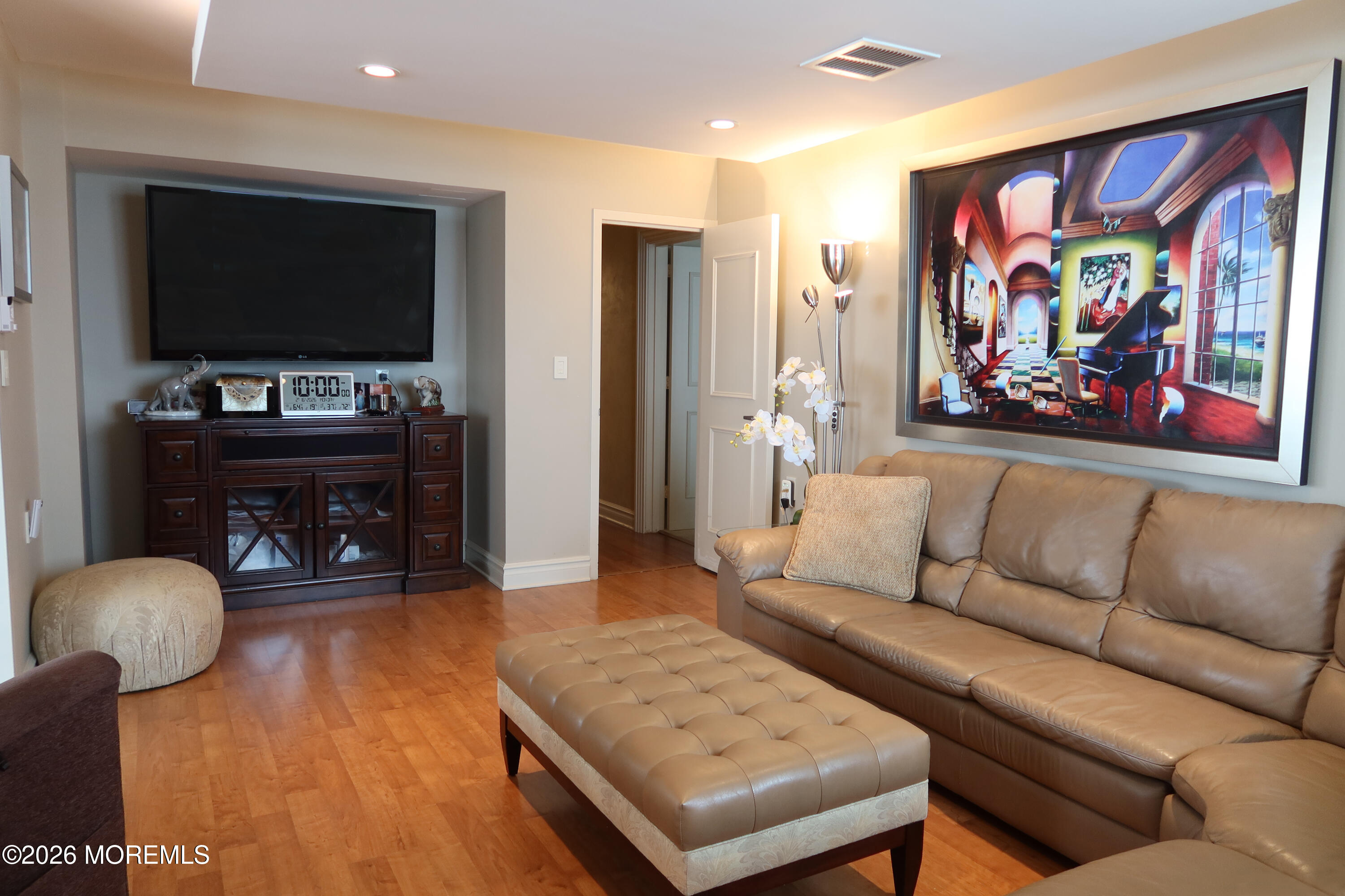 717 Ocean Avenue N 810