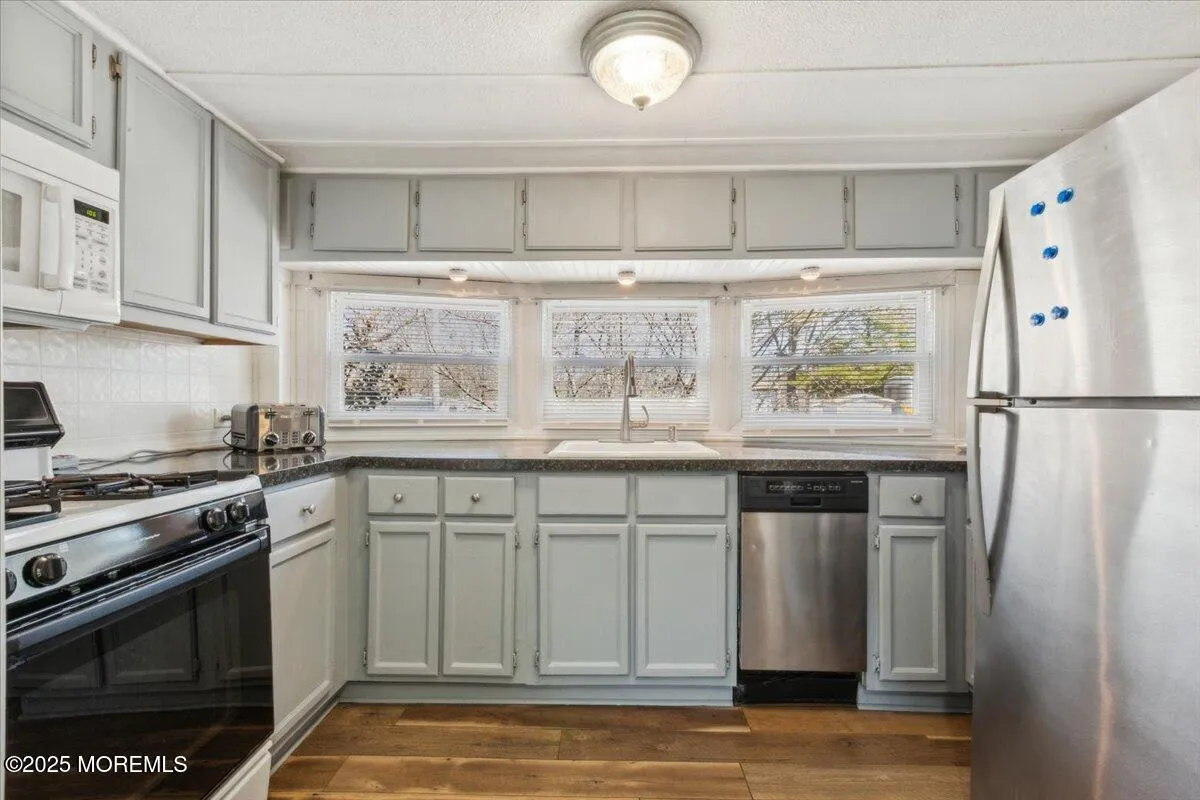 Toms River, New Jersey 08755, United States, 2 Bedrooms Bedrooms, ,1 BathroomBathrooms,Residential,Active,103562