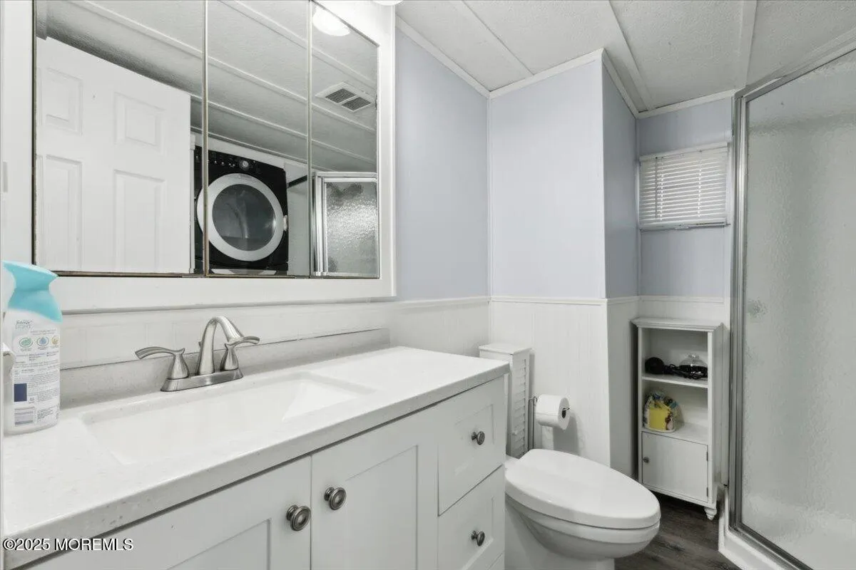 Toms River, New Jersey 08755, United States, 2 Bedrooms Bedrooms, ,1 BathroomBathrooms,Residential,Active,103562