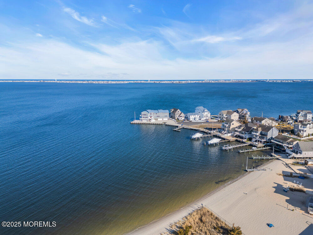 2 Cove Point Road, Toms River, New Jersey image 1