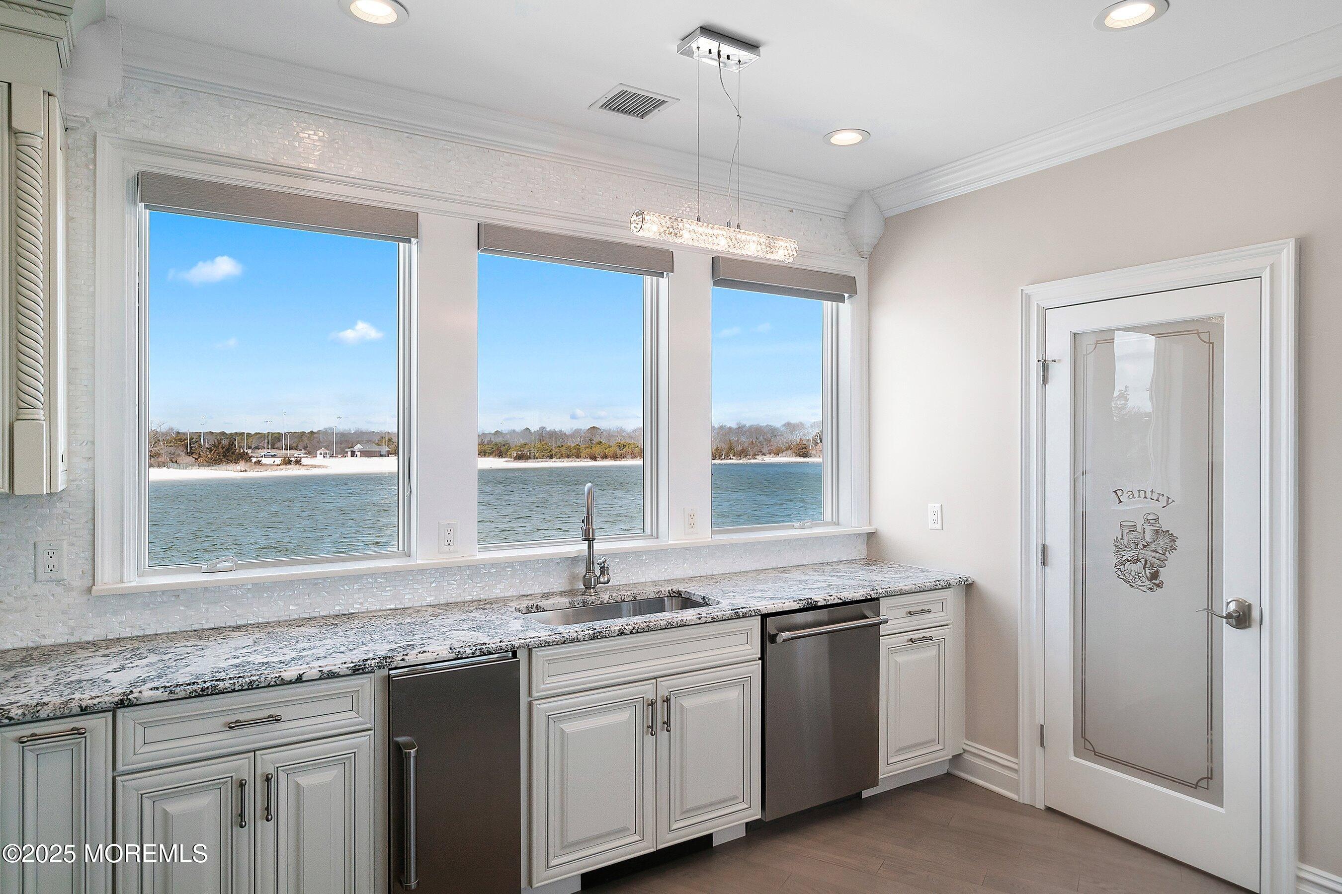 2 Cove Point Road, Toms River, New Jersey image 16