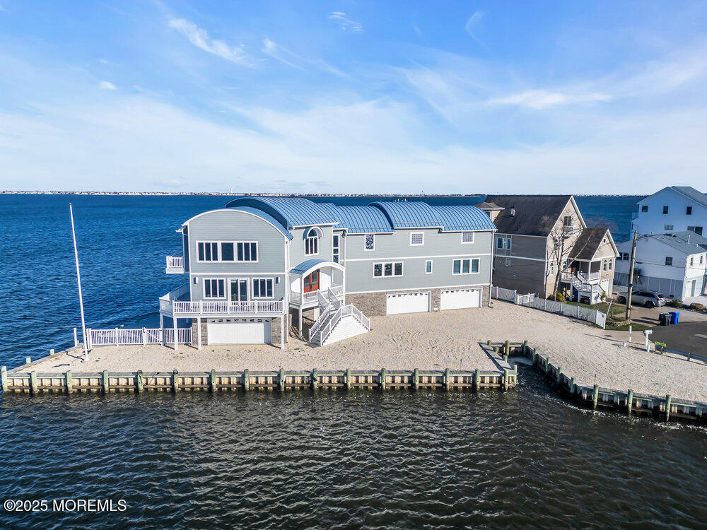 2 Cove Point Road, Toms River, New Jersey image 4