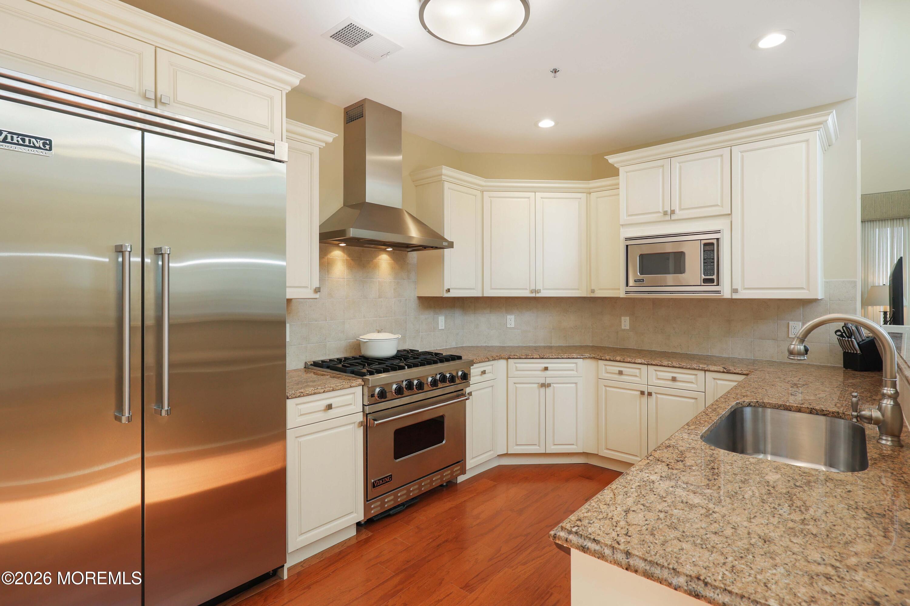 Long Branch, New Jersey, 07740, United States, 3 Bedrooms Bedrooms, ,4 BathroomsBathrooms,Residential,Active,2044541