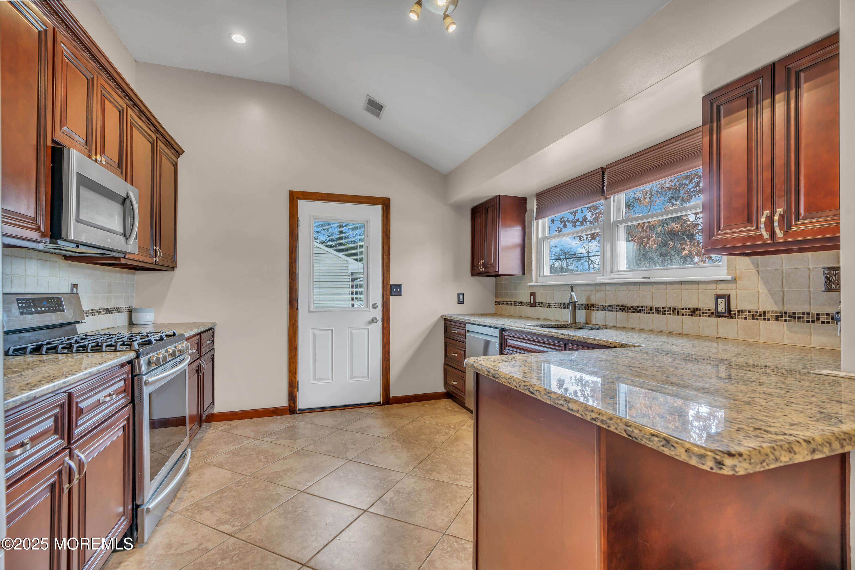 6 Lillian Drive, Hazlet, New Jersey image 18