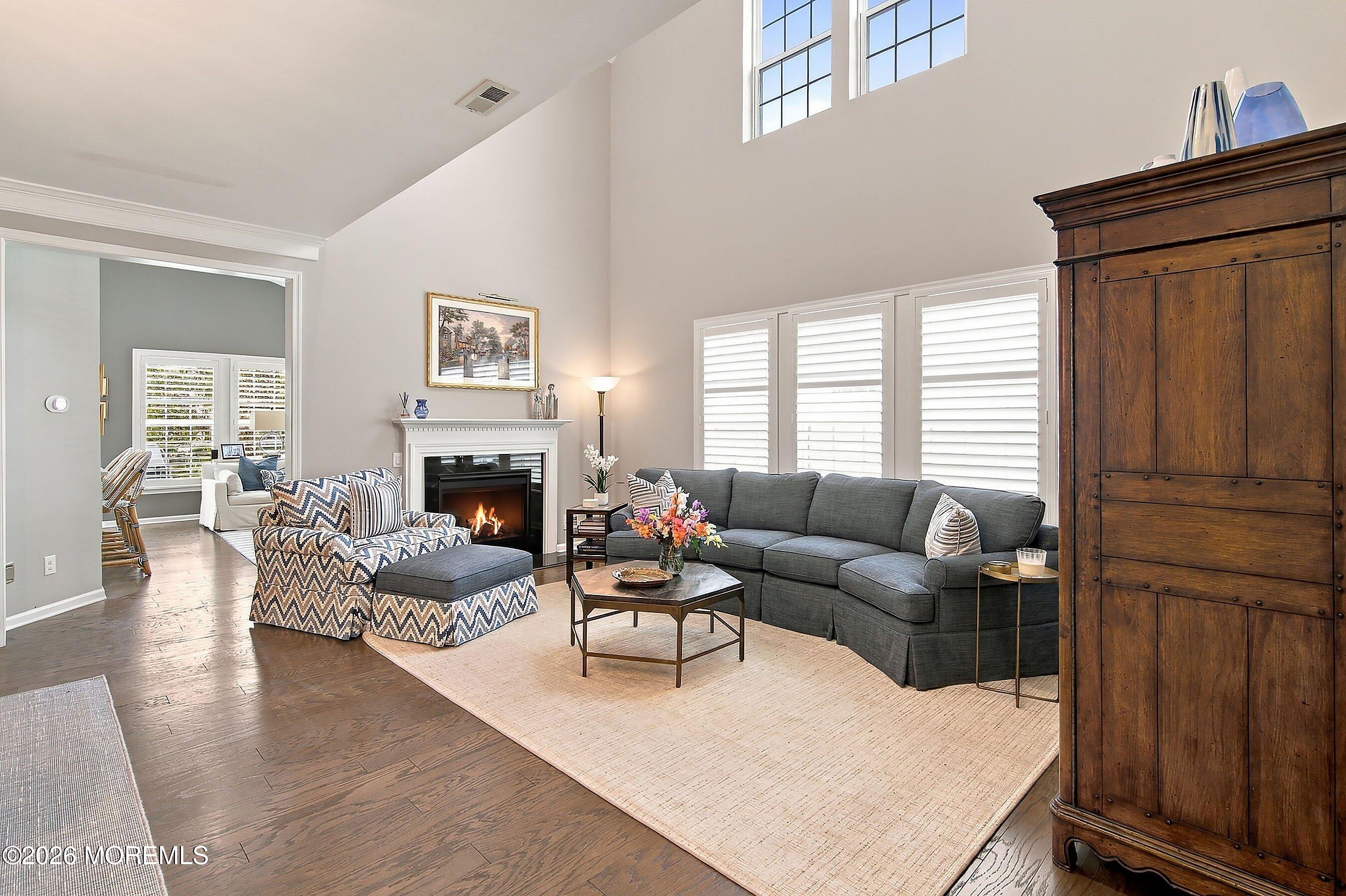 21 W Campania Lane