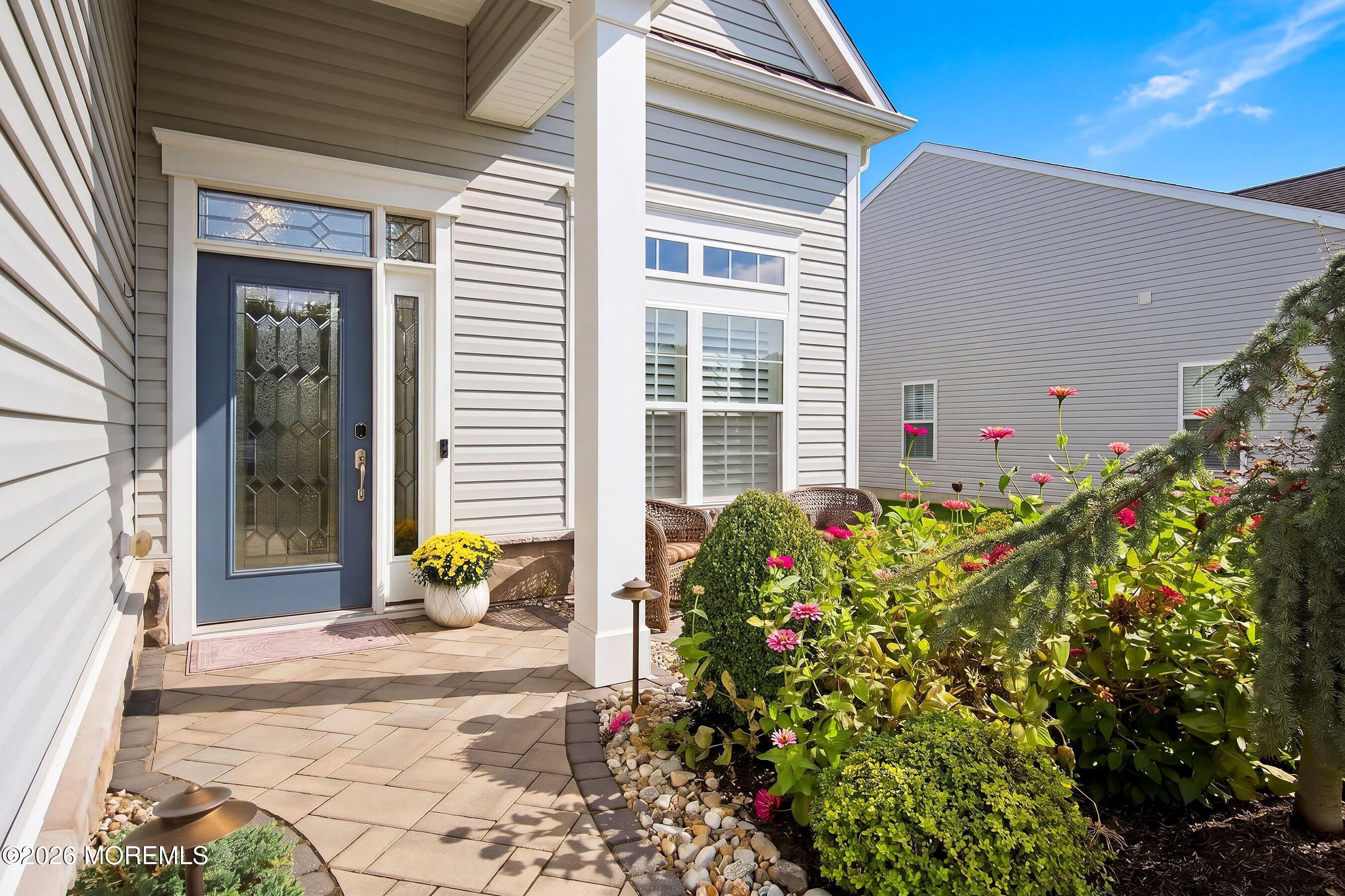 21 W Campania Lane