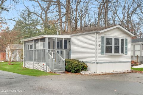 Mobile Home For Sale - 17 E Trail<br/> Brick, NJ 08724