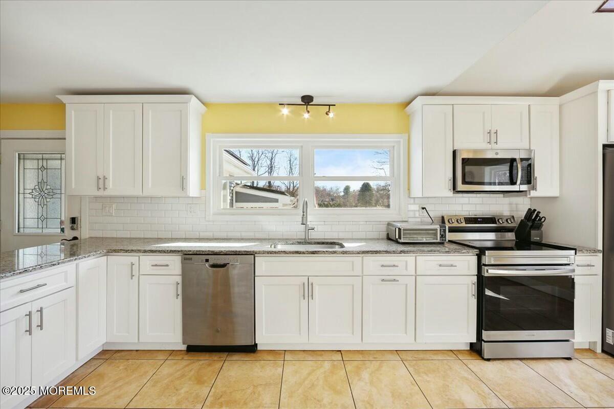 450 W Farms Road, Farmingdale, New Jersey image 6