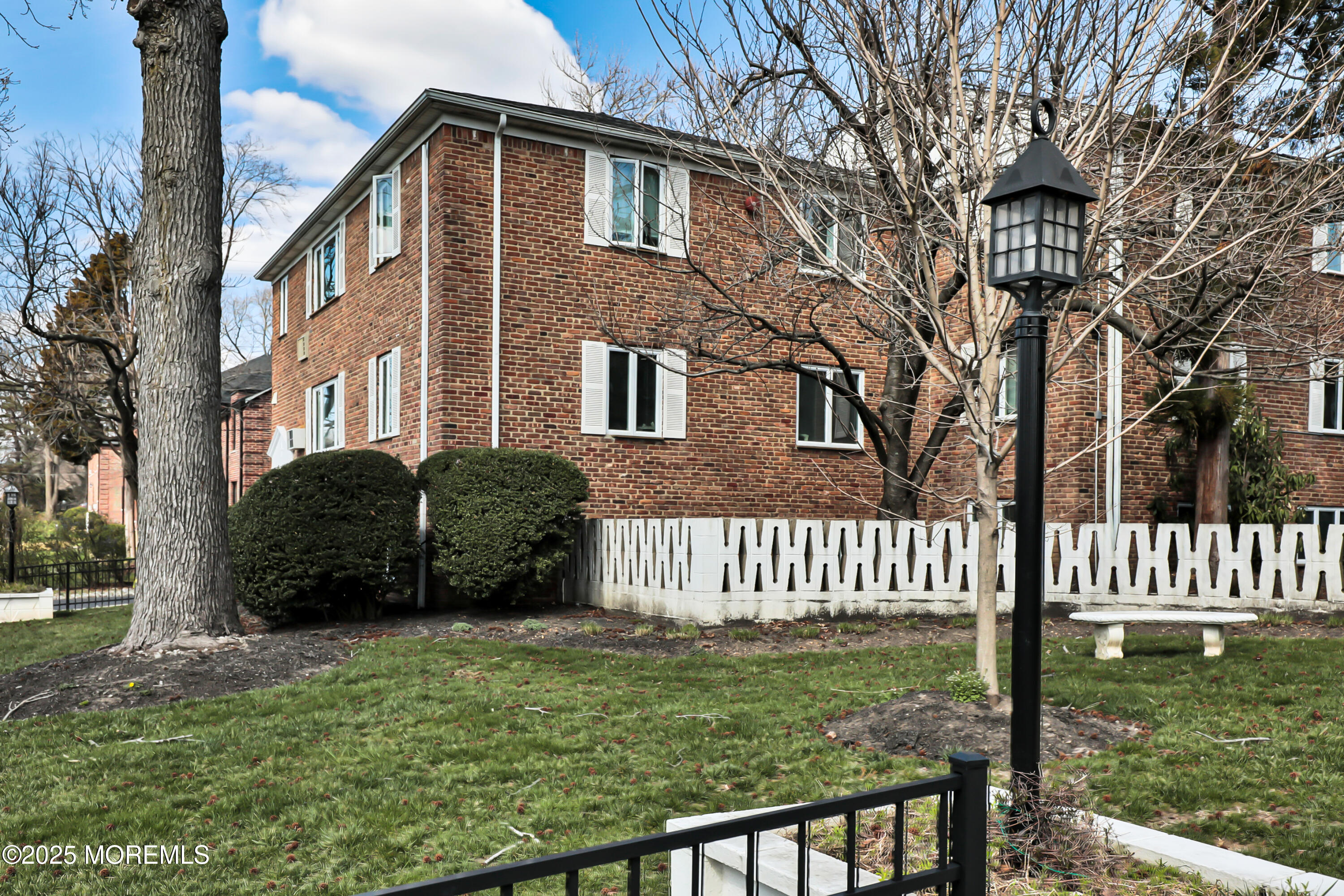 283 Spring Street 283B