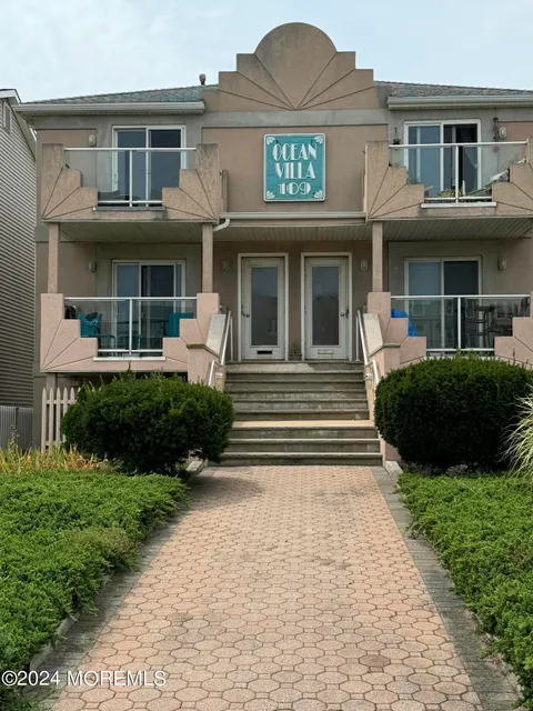 MLS: 22501089