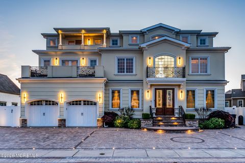 Photo of 32 Freeman Court, Toms River, NJ 08753 (MLS # 22615721)