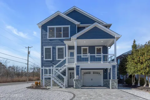 MLS: 22503897