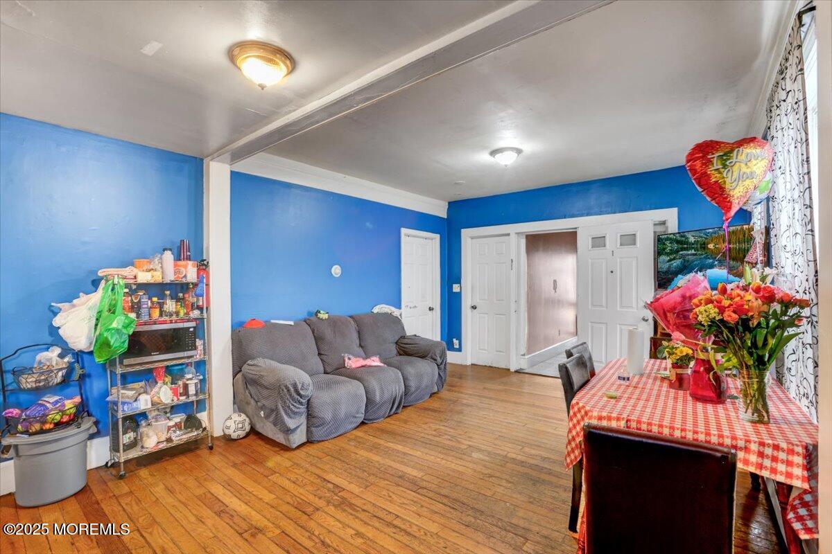 1007 Bangs Avenue