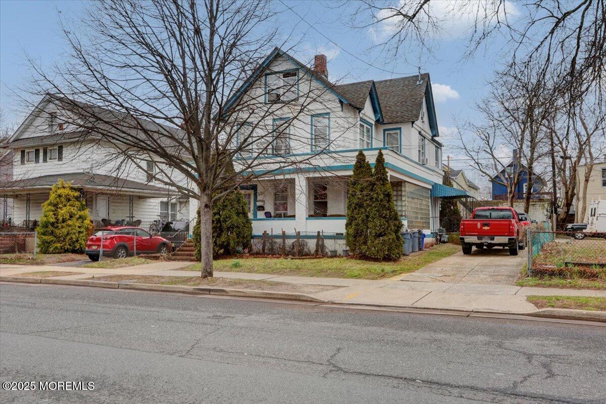 1007 Bangs Avenue