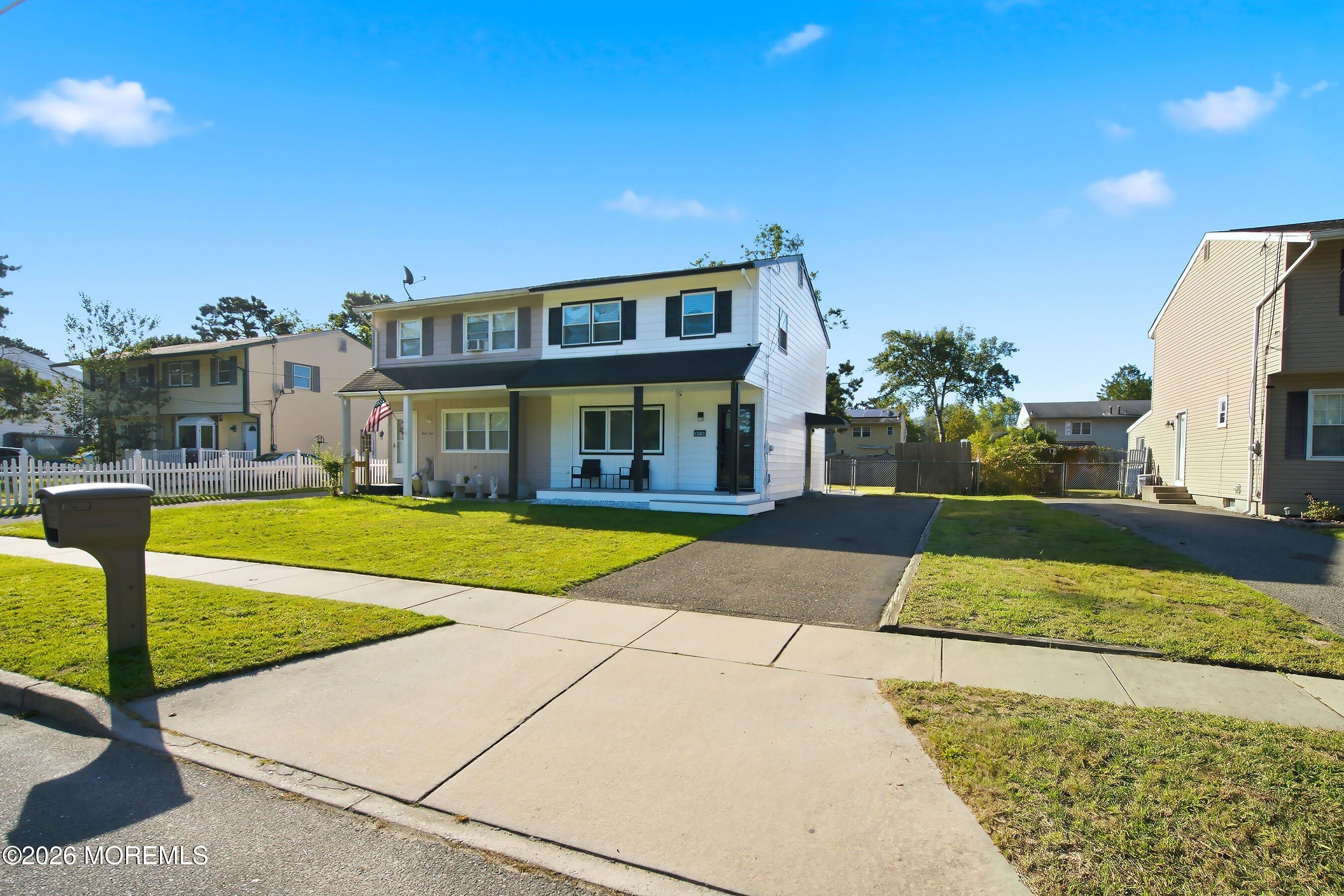814 Maple Street