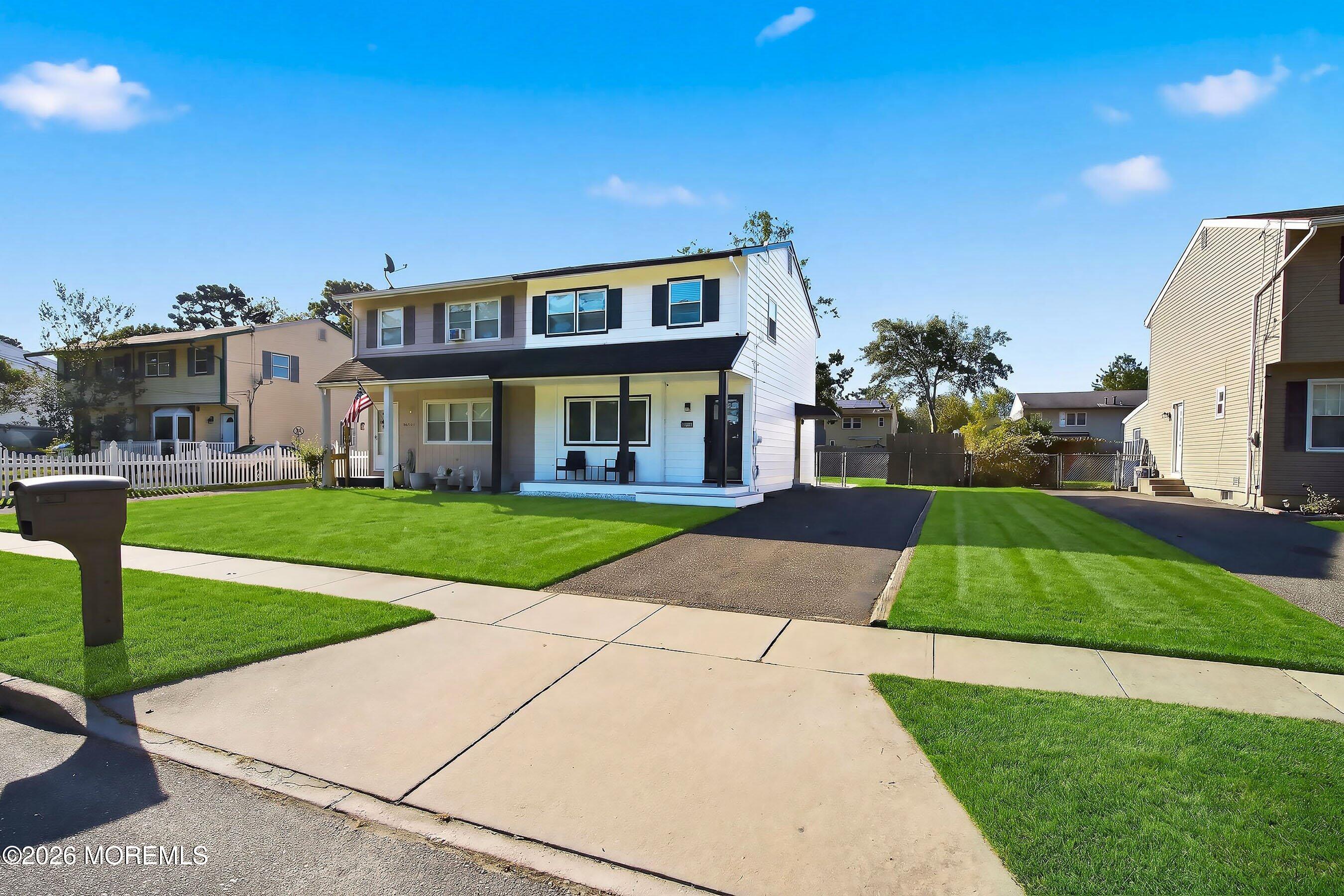 814 Maple Street