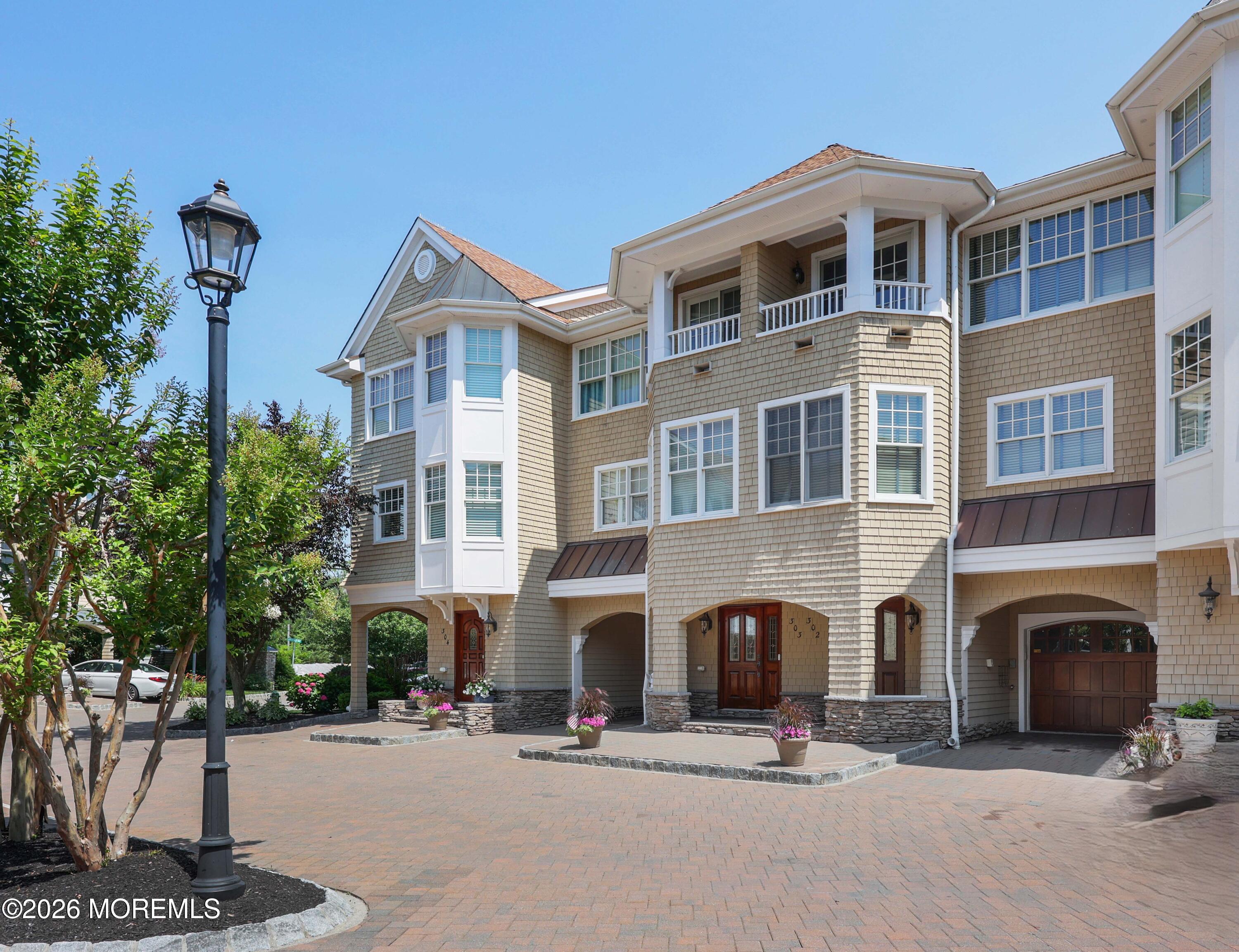 302 River Mist Way