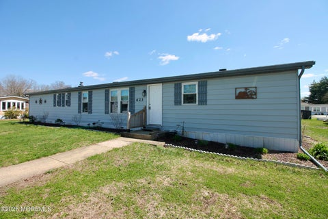 Mobile Home For Sale - 623 Sara Drive<br/> Freehold, NJ 07728