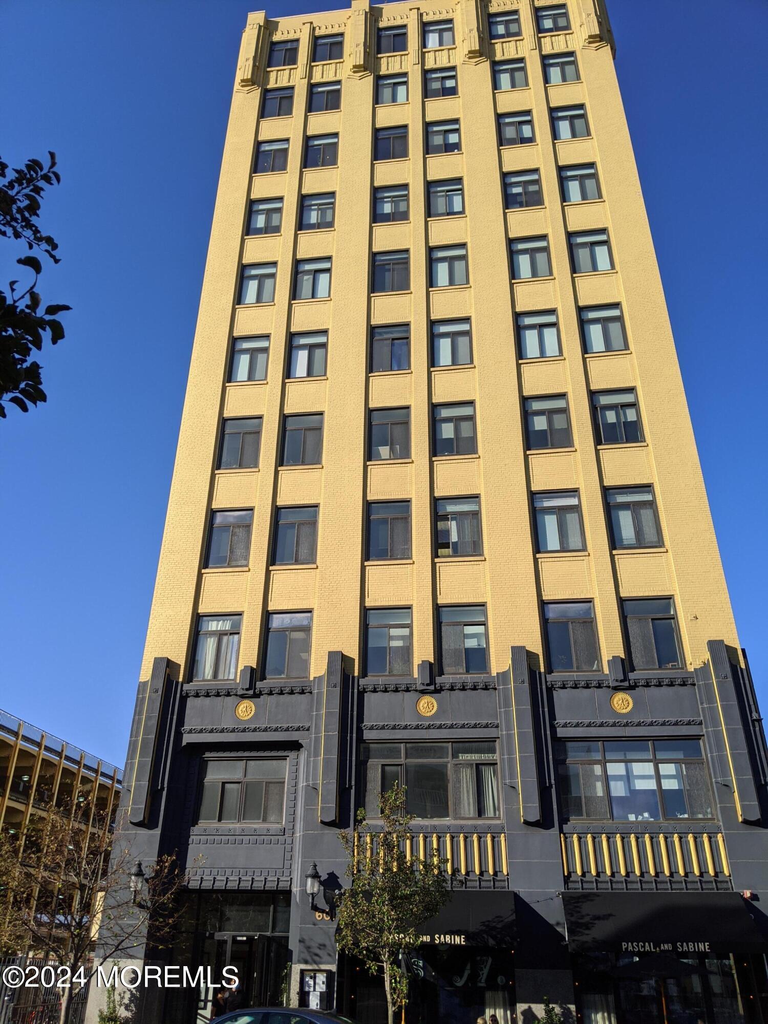 601 Bangs Avenue 1106