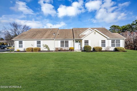 Photo of 16 Rosewood Court, Lakewood, NJ 08701 (MLS # 22537543)