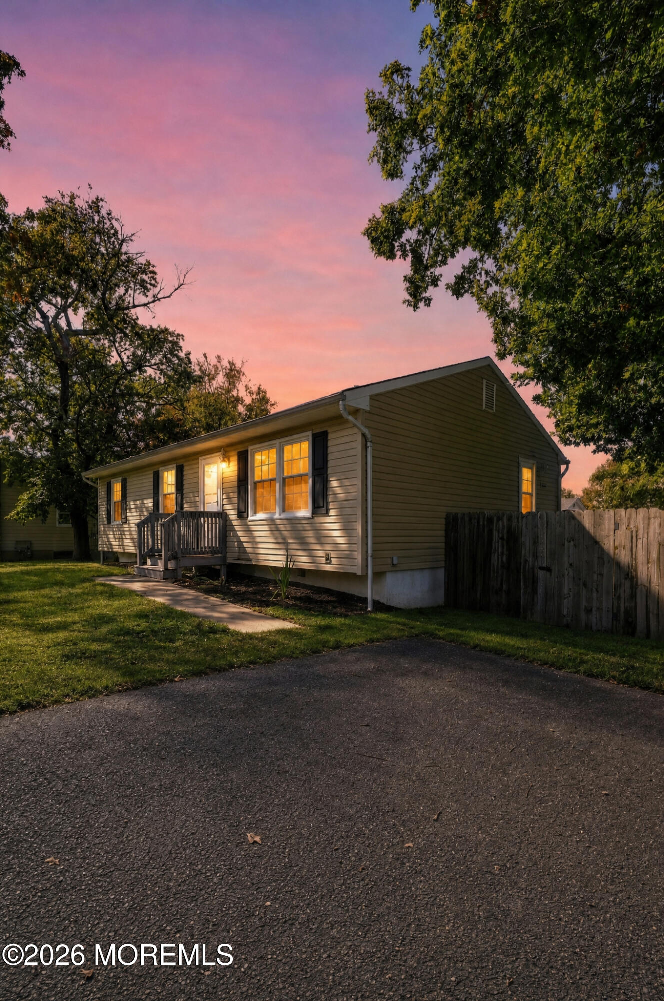 1024 Beachwood Boulevard