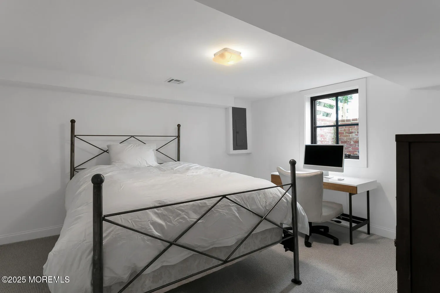 Fair Haven, New Jersey 07704, United States, 5 Bedrooms Bedrooms, ,4 BathroomsBathrooms,Residential,Pending,104364