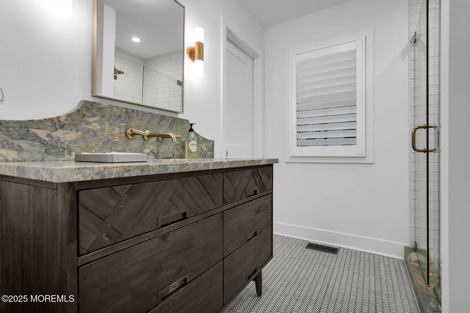 Fair Haven, New Jersey 07704, United States, 5 Bedrooms Bedrooms, ,4 BathroomsBathrooms,Residential,Pending,104364