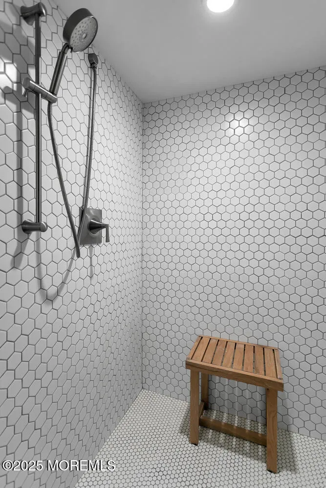 Fair Haven, New Jersey 07704, United States, 5 Bedrooms Bedrooms, ,4 BathroomsBathrooms,Residential,Pending,104364