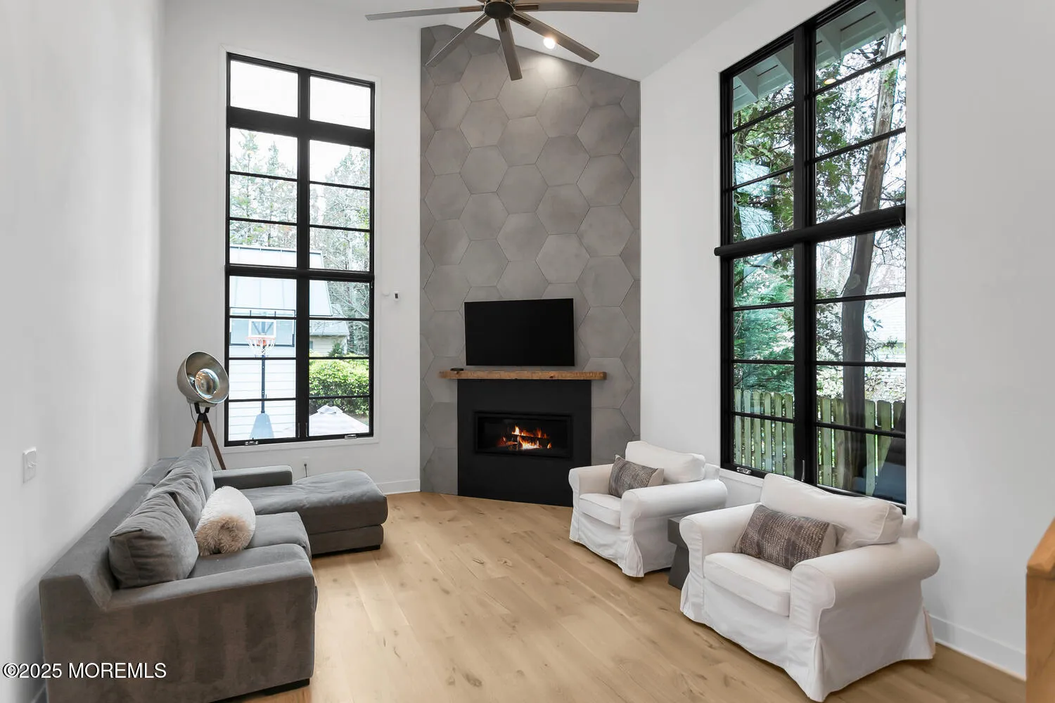 Fair Haven, New Jersey 07704, United States, 5 Bedrooms Bedrooms, ,4 BathroomsBathrooms,Residential,Pending,104364