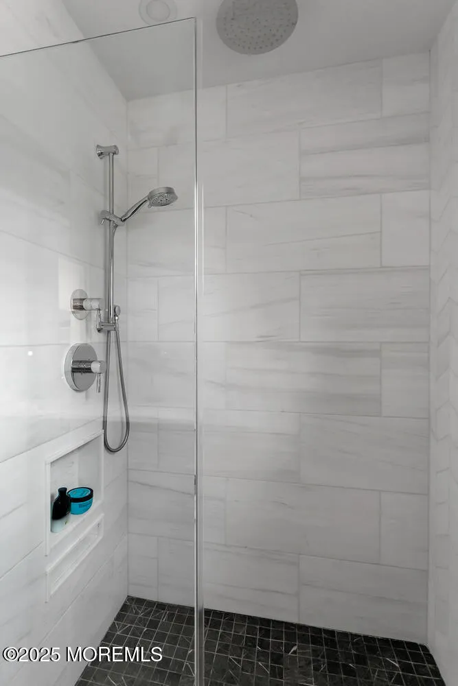 Fair Haven, New Jersey 07704, United States, 5 Bedrooms Bedrooms, ,4 BathroomsBathrooms,Residential,Pending,104364