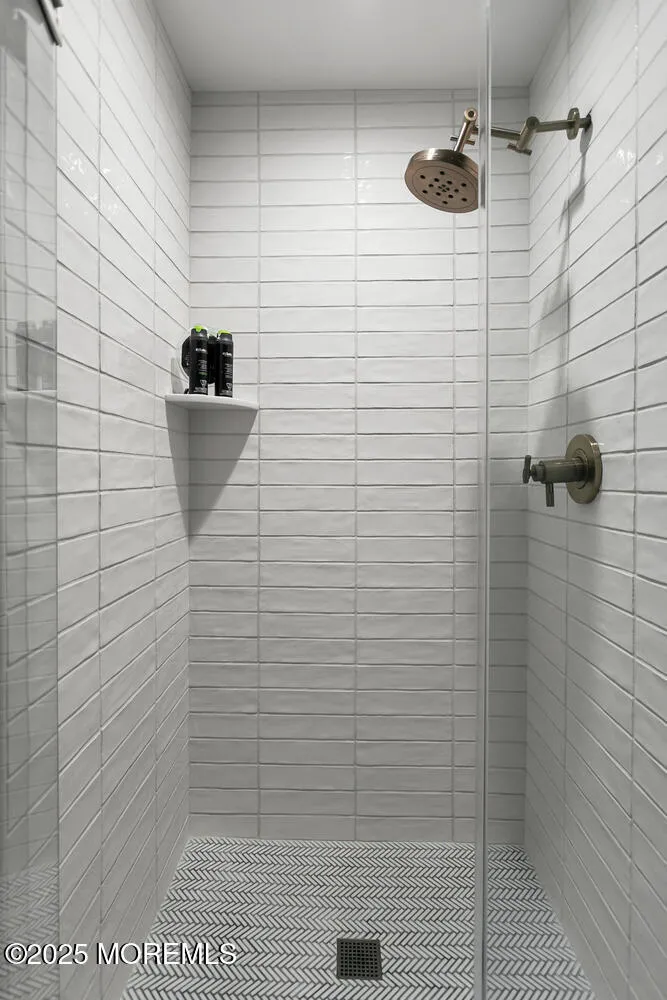 Fair Haven, New Jersey 07704, United States, 5 Bedrooms Bedrooms, ,4 BathroomsBathrooms,Residential,Pending,104364