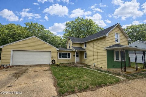 Homes For Sale - 17 Maple Avenue<br/> Ocean County, New Egypt, NJ 08533