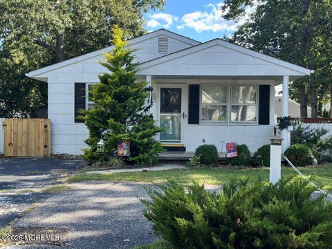 Homes For Rent - 931 Cypress Avenue<br/> Brick, NJ 08723