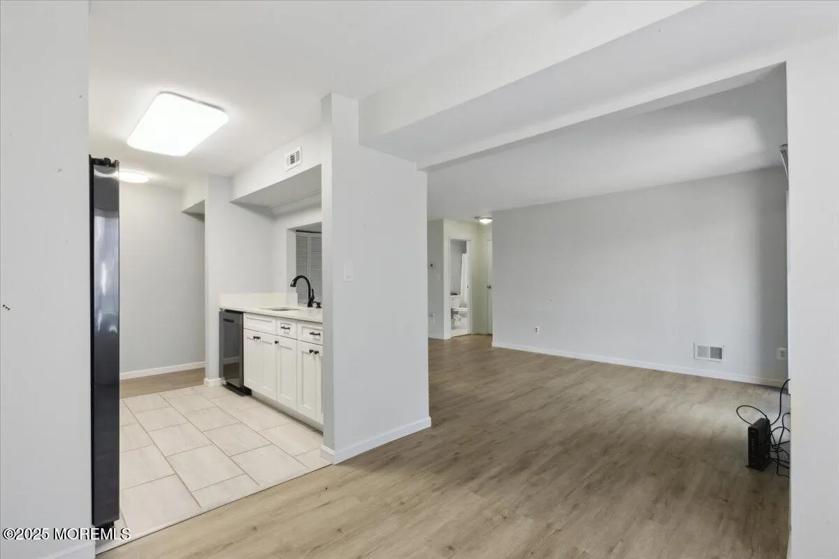 Cranbury, New Jersey 08512, United States, 1 Bedroom Bedrooms, ,1 BathroomBathrooms,Residential,Active,201511