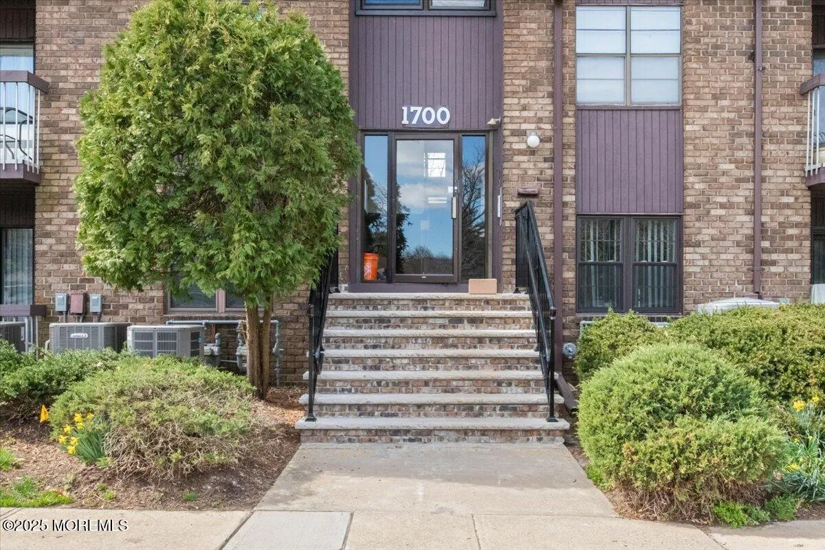 Cranbury, New Jersey 08512, United States, 1 Bedroom Bedrooms, ,1 BathroomBathrooms,Residential,Active,201511