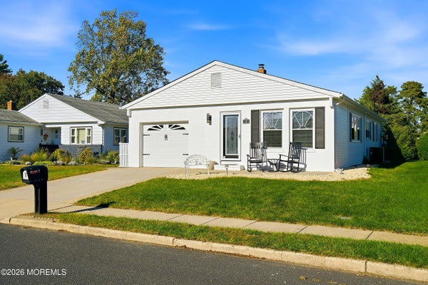 4 BEAUMONT CT, TOMS RIVER, NJ 08757 - Image 5b2feb4d5b74a60fe6c127b1de2adc1e/3182402276