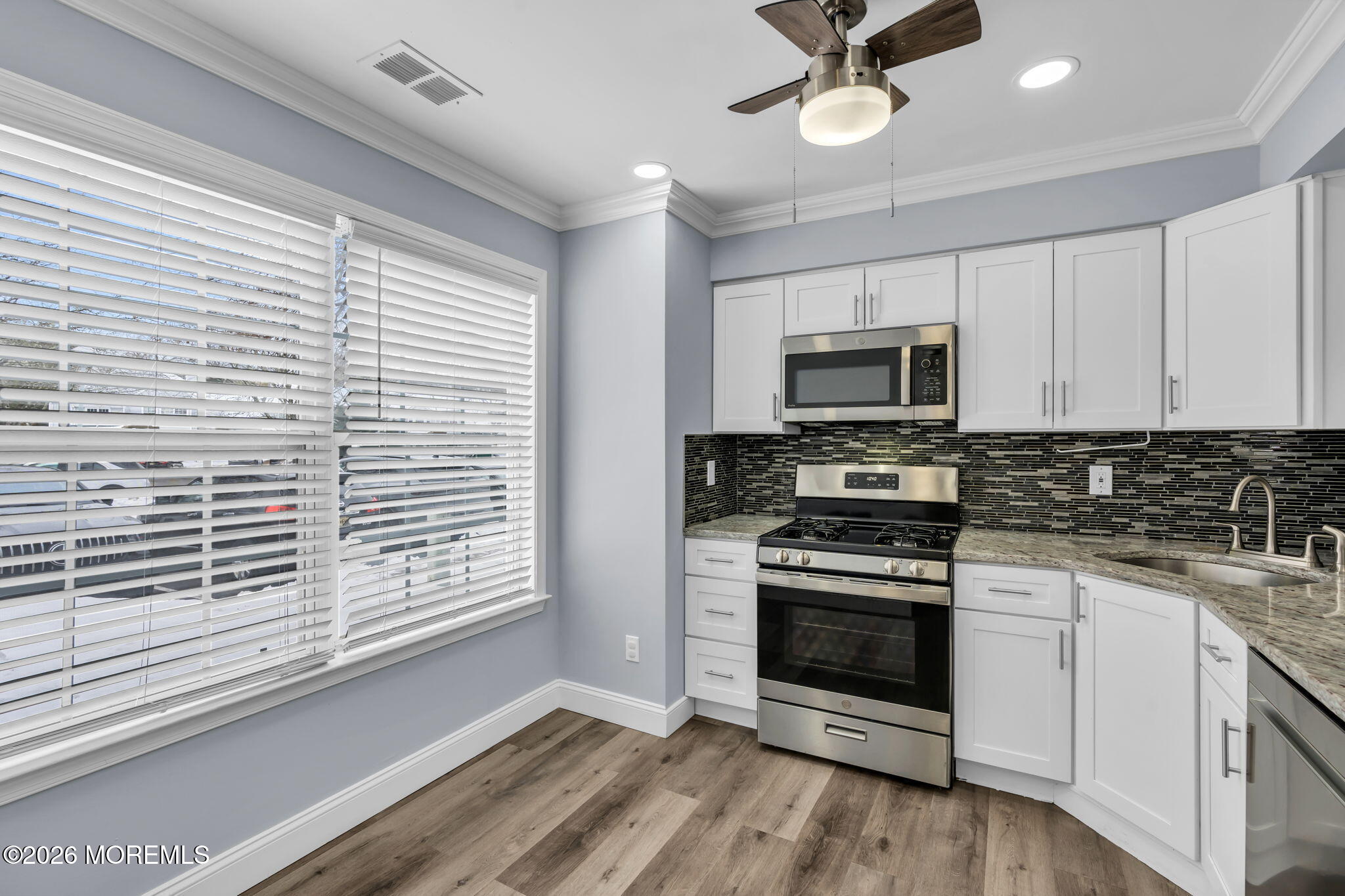 401 Hampton Court 15-7